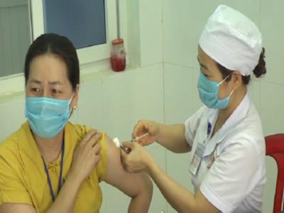 Tiếp tục phân bổ 12.000 liều vắc xin phòng Covid-19 cho Đắk Nông