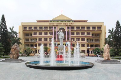 Chủ tịch nước Nguyễn Xuân Phúc gửi thư chúc mừng Học viện Hậu cần