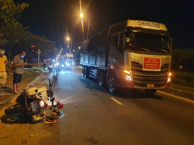 Đà Nẵng: Tài xế ô tô tải né trạm thu phí, tông CSGT bị thương