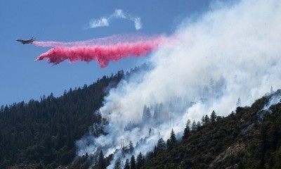 Cháy rừng dữ dội ở Mỹ và Canada