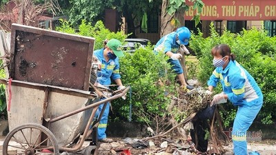 Gần 300 công nhân môi trường ở Hà Nội nhận đủ lương bị chậm trả