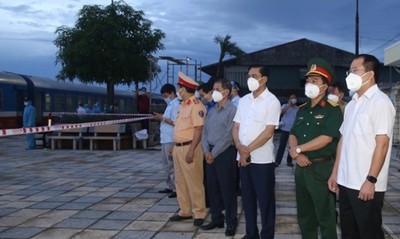 Hà Tĩnh: Đoàn tàu SE 14 chở 814 công dân cập bến tại quê nhà