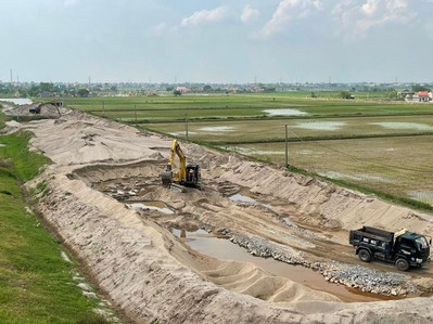 Kim Sơn (Ninh Bình): Nhiều bãi cát trái phép vi phạm đê điều