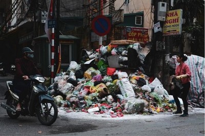 Hà Nội: Nguy cơ ô nhiễm trong giãn cách do rác thải tăng mạnh