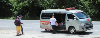 Lâm Đồng: Xe cứu thương bỏ người bệnh giữa đường