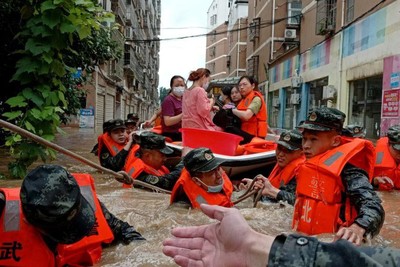 Lũ lụt kinh hoàng vì mưa lớn ở Hồ Bắc, 25 người chết và mất tích