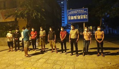 Hỗ trợ 10 lao động mất việc 'cuốc bộ' gần 300km từ Hà Nội về Yên Bái