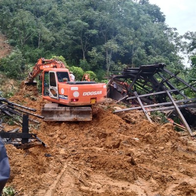 Tuyên Quang: Sạt lở đất lúc nửa đêm 3 cháu nhỏ tử vong