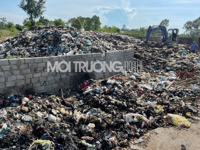 Thanh Hóa: Hơn 40 tấn rác tồn đọng tại bãi trung chuyển gây ô nhiễm