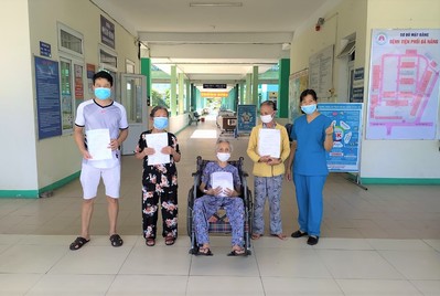 Bệnh nhân 101 tuổi mắc Covid-19 từng phải thở máy ở Đà Nẵng đã được xuất viện