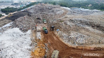 Quá tải bãi rác Nam Sơn