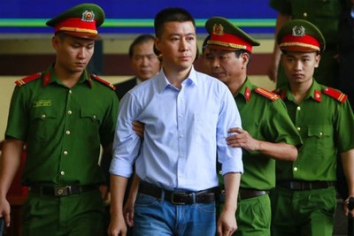 Cảnh cáo Chánh án TAND tỉnh Quảng Ninh Hoàng Văn Tiền trong vụ giảm án cho Phan Sào Nam