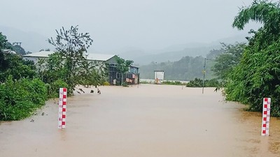 Bão Conson suy yếu thành vùng áp thấp, Trung Bộ mưa lớn