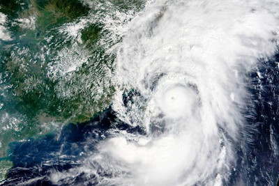 Trung Quốc đối phó bão Chanthu, sơ tán 330.000 dân