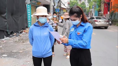 Hàng nghìn thanh niên hỗ trợ lấy mẫu xét nghiệm diện rộng ở Hà Nội