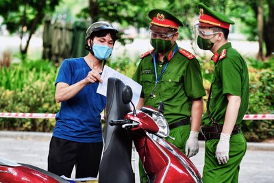 Danh sách 19 quận, huyện 'vùng xanh' ở Hà Nội sẽ không kiểm soát giấy đi đường