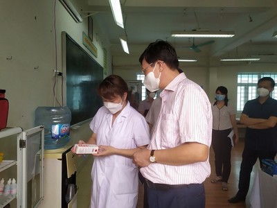 Kiểm tra đột xuất các trạm y tế lưu động phường Thanh Xuân Trung