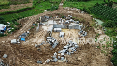 Đak Pơ- Gia Lai: Bãi đá thôn Tân Tụ rầm rộ khai thác trái phép