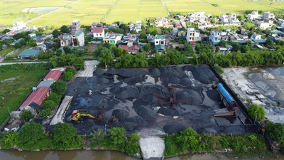 Thái Bình: Phớt lờ chỉ đạo của chính quyền, bãi than không phép vẫn ngang nhiên hoạt động