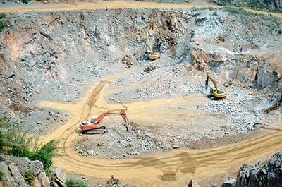 Quảng Ninh: Không cấp phép, gia hạn các mỏ đá dọc ven Vịnh Hạ Long
