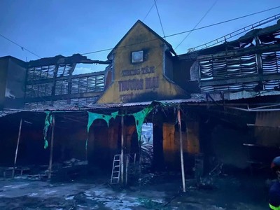 Hải Phòng: Cháy lớn thiêu rụi chợ Núi Đèo (huyện Thủy Nguyên)