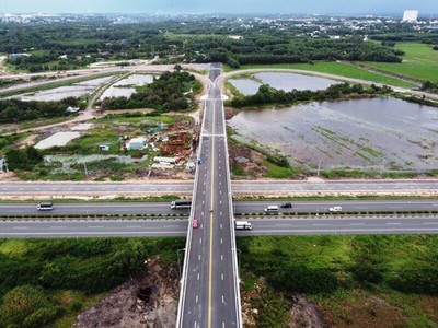 Thông xe nút giao đường 319 kết nối cao tốc TPHCM - Long Thành - Dầu Giây
