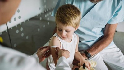 Thông tin cần biết về tiêm vaccine Pfizer cho trẻ em dưới 12 tuổi