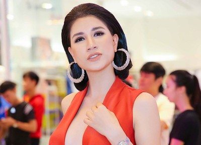 Cựu mẫu Trang Trần bị phạt 7,5 triệu đồng