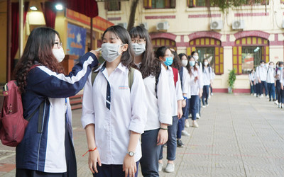 Từ ngày 8/11, học sinh một số khối lớp ở Hà Nội đi học trở lại