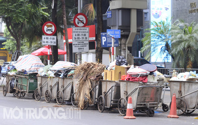 Bãi rác Nam Sơn tạm dừng nhận rác, phố xá Thủ đô ùn ứ rác thải
