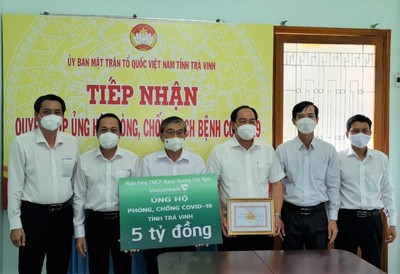 Vietcombank hỗ trợ tỉnh Trà Vinh 5 tỷ đồng phục vụ công tác phòng, chống dịch COVID-19