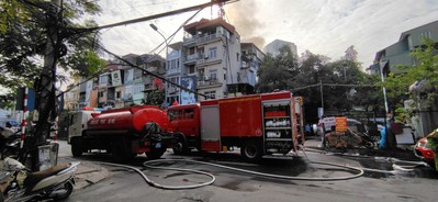 Nóng: Cháy lớn ở Khu tập thể Thành Công (Ba Đình)