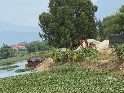 Vĩnh Phúc: Lập bến bãi khai thác cát trái phép tại sông Tranh huyện Bình Xuyên