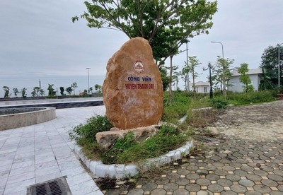Thanh Oai - Hà Nội: Xót xa công viên tiền tỷ xây xong bỏ hoang