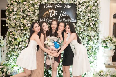Dàn hậu đình đám tụ họp chia tay Đỗ Hà trước ngày lên đường đi thi Miss World 2021