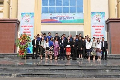 Đại học Kinh hoanh và Công nghệ Hà Nội kỷ niệm 46 năm quốc khánh CHDC Nhân dân Lào