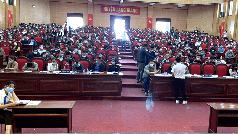 Bắc Giang: 98 lô đất với 1.788 hồ sơ đăng ký đấu giá tại Lạng Giang