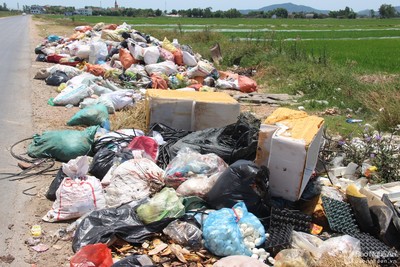 Nhức nhối 'nạn' rác thải nông thôn