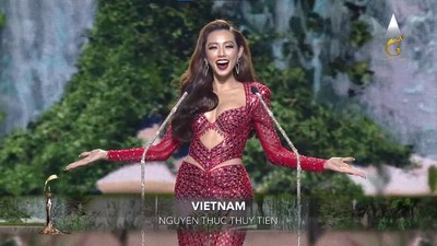 Bán kết MGI 2021: Thùy Tiên xuất hiện như vedette, khoe quãng hơi dài khi hô 2 tiếng Việt Nam