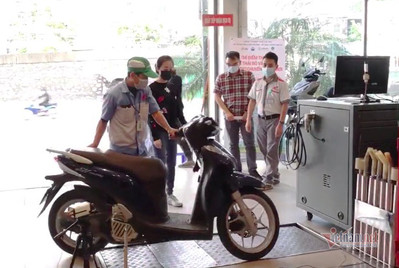 Hà Nội: Gần 3.000 xe máy được đo kiểm khí thải miễn phí
