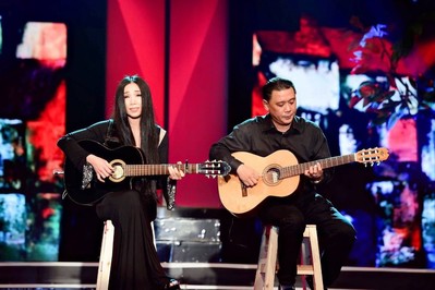 “Nữ hoàng phòng trà” Quỳnh Lan giải mã chuyện tình cảm 20 năm với nghệ sĩ guitar Hoàng Minh