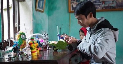 Chàng trai Bắc Ninh "nghiện" tái chế đồ dùng từ rác