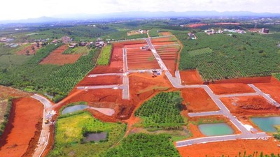 Lâm Đồng: Chỉ đạo khẩn việc hiến đất làm đường và tách thửa phân lô