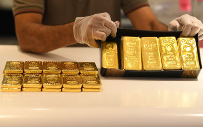 Giá vàng ngày 9/12: Thị trường trong nước hạ sát mức 61 triệu/ lượng