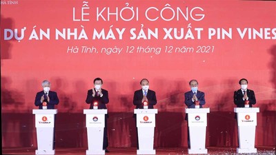 Chủ tịch nước Nguyễn Xuân Phúc dự lễ khởi công dự án nhà máy sản xuất pin ô tô đầu tiên ở Việt Nam