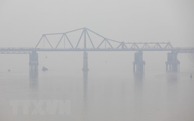 Không khí Hà Nội và vùng lân cận ô nhiễm cao do sương mù