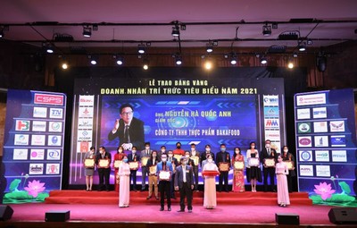 CEO Nguyễn Hà Quốc Anh nhận danh hiệu Doanh nhân xuất sắc Đất Việt 2021