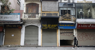 Hình ảnh hàng loạt hàng quán tại Hà Nội phải đóng cửa nghỉ Tết sớm vì quá ế ẩm