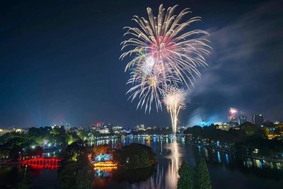 Đề xuất tạm dừng bắn pháo hoa, tổ chức lễ hội 2022