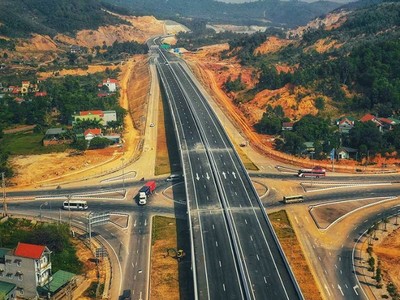 Thông qua chủ trương đầu tư dự án đường bộ cao tốc Bắc - Nam